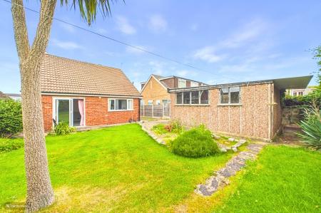3 bedroom Bungalow for sale in Meadow Avenue, Ulceby, DN39