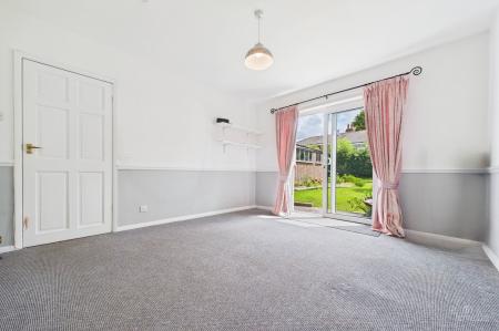 3 bedroom Bungalow for sale in Meadow Avenue, Ulceby, DN39