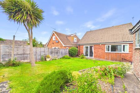 3 bedroom Bungalow for sale in Meadow Avenue, Ulceby, DN39