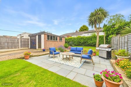 3 bedroom Bungalow for sale in Meadow Avenue, Ulceby, DN39