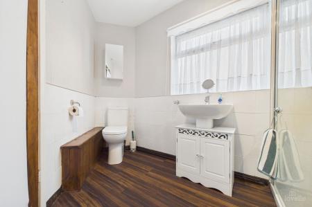 3 bedroom Bungalow for sale in Meadow Avenue, Ulceby, DN39
