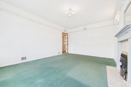 3 bedroom Bungalow for sale in Meadow Avenue, Ulceby, DN39