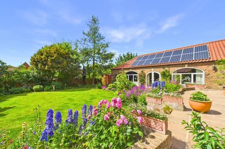 5 bedroom Detached house for sale in Middlegate Mews, Melton Ross, DN38