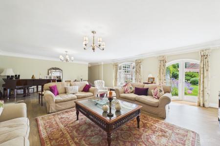 5 bedroom Detached house for sale in Middlegate Mews, Melton Ross, DN38