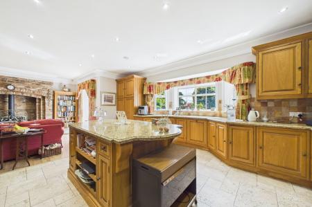 5 bedroom Detached house for sale in Middlegate Mews, Melton Ross, DN38
