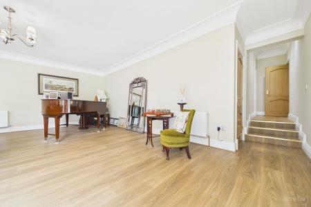 5 bedroom Detached house for sale in Middlegate Mews, Melton Ross, DN38