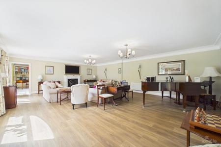 5 bedroom Detached house for sale in Chapter House - Middlegate Mews, Melton Ross, North Lincolnshire, DN38