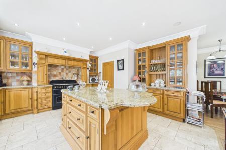 5 bedroom Detached house for sale in Middlegate Mews, Melton Ross, DN38
