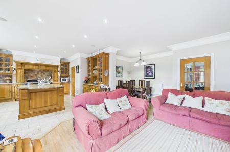 5 bedroom Detached house for sale in Middlegate Mews, Melton Ross, DN38