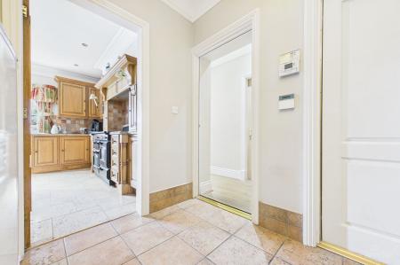 5 bedroom Detached house for sale in Middlegate Mews, Melton Ross, DN38