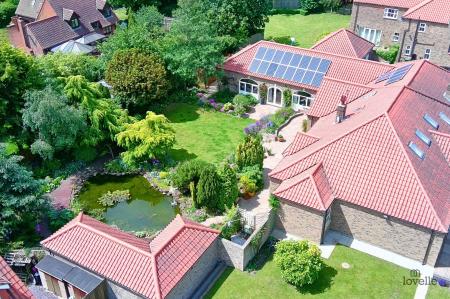 5 bedroom Detached house for sale in Middlegate Mews, Melton Ross, DN38