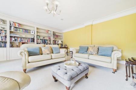 5 bedroom Detached house for sale in Middlegate Mews, Melton Ross, DN38