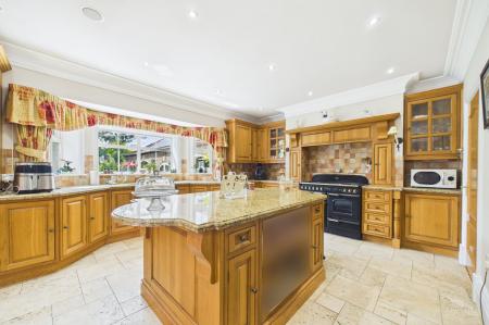 5 bedroom Detached house for sale in Middlegate Mews, Melton Ross, DN38
