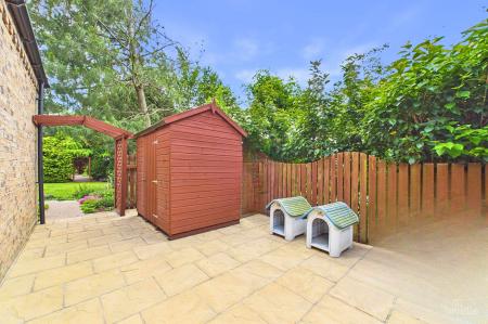 5 bedroom Detached house for sale in Middlegate Mews, Melton Ross, DN38