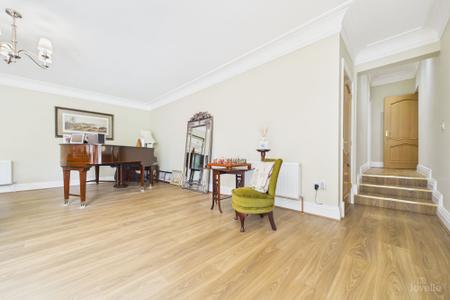 5 bedroom Detached house for sale in Chapter House - Middlegate Mews, Melton Ross, North Lincolnshire, DN38