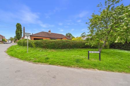 2 bedroom Detached bungalow for sale in Chapel Street, Goxhill, DN19