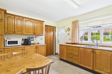 2 bedroom Detached bungalow for sale in Chapel Street, Goxhill, DN19