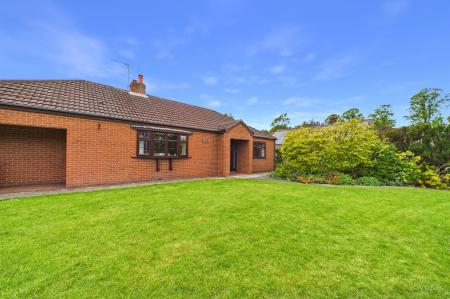 2 bedroom Detached bungalow for sale in Chapel Street, Goxhill, DN19