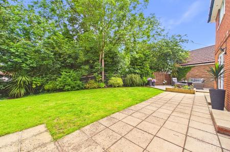 5 bedroom Detached house for sale in Abbey Rise, Barrow-Upon-Humber, DN19