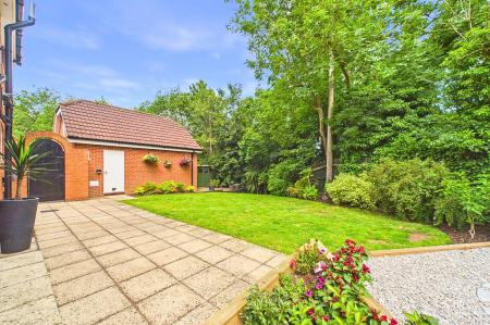 5 bedroom Detached house for sale in Abbey Rise, Barrow-Upon-Humber, DN19