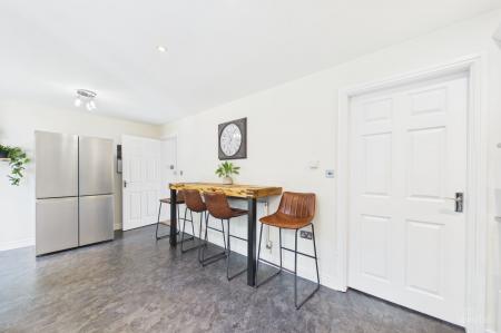 5 bedroom Detached house for sale in Abbey Rise, Barrow-Upon-Humber, DN19