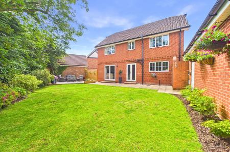 5 bedroom Detached house for sale in Abbey Rise, Barrow-Upon-Humber, DN19