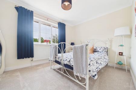 5 bedroom Detached house for sale in Abbey Rise, Barrow-Upon-Humber, DN19