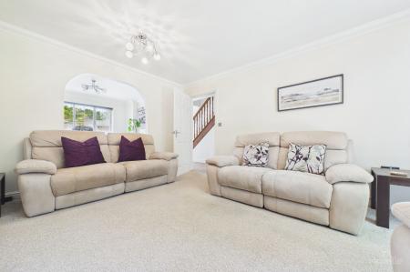 5 bedroom Detached house for sale in Abbey Rise, Barrow-Upon-Humber, DN19