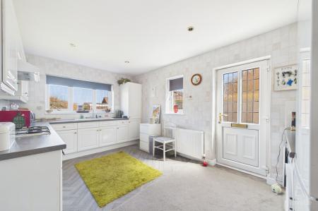 2 bedroom Detached bungalow for sale in Danson Close, Barton-Upon-Humber, DN18