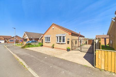 2 bedroom Detached bungalow for sale in Danson Close, Barton-Upon-Humber, DN18