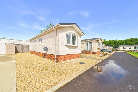 2 bedroom Park home for sale in Barton Broads Park, Maltkiln Road, DN18
