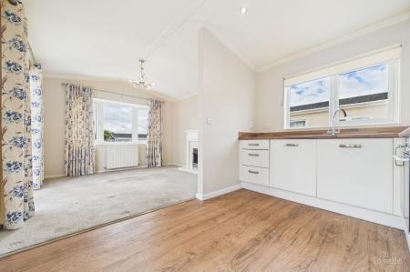 2 bedroom Park home for sale in Barton Broads Park, Maltkiln Road, DN18