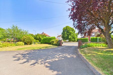 4 bedroom Detached house for sale in Ferriby Road, Barton-Upon-Humber, DN18