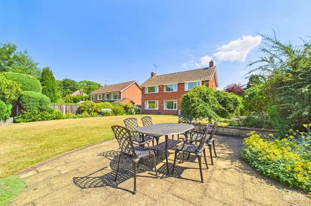 4 bedroom Detached house for sale in Ferriby Road, Barton-Upon-Humber, DN18