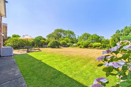 4 bedroom Detached house for sale in Ferriby Road, Barton-Upon-Humber, DN18