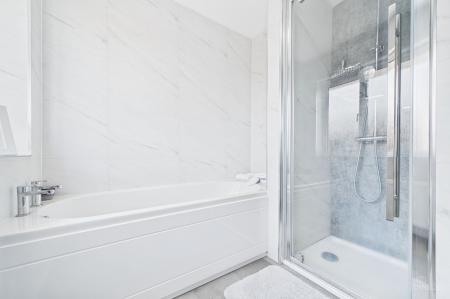 4 bedroom Detached house for sale in Ferriby Road, Barton-Upon-Humber, DN18
