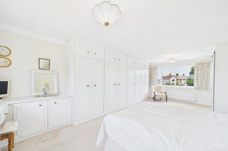 4 bedroom Detached house for sale in Ferriby Road, Barton-Upon-Humber, DN18
