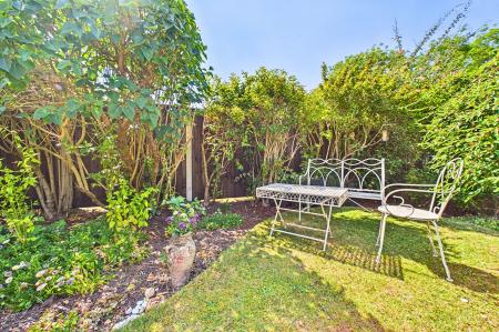 4 bedroom Detached house for sale in Ferriby Road, Barton-Upon-Humber, DN18