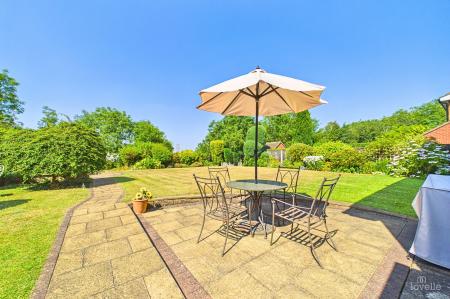 4 bedroom Detached house for sale in Ferriby Road, Barton-Upon-Humber, DN18