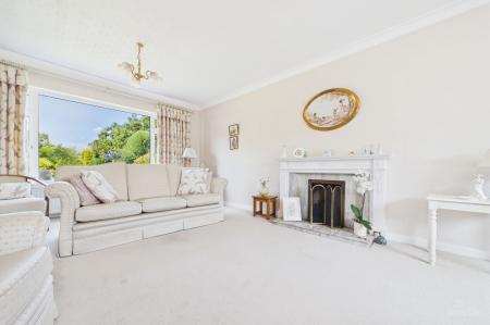 4 bedroom Detached house for sale in Ferriby Road, Barton-Upon-Humber, DN18