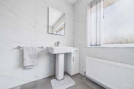 4 bedroom Detached house for sale in Ferriby Road, Barton-Upon-Humber, DN18