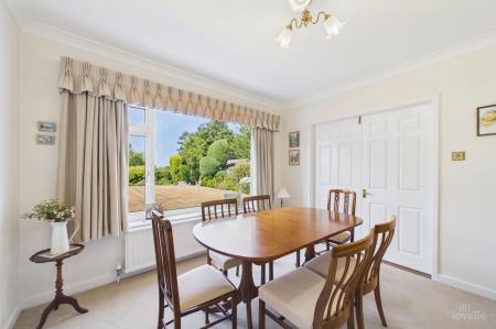 4 bedroom Detached house for sale in Ferriby Road, Barton-Upon-Humber, DN18