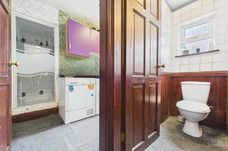 3 bedroom Semi-detached house for sale in Barrow Road, New Holland, DN19
