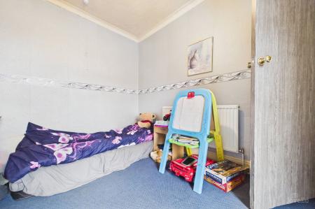 3 bedroom Semi-detached house for sale in Barrow Road, New Holland, DN19