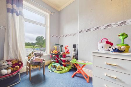 3 bedroom Semi-detached house for sale in Barrow Road, New Holland, DN19