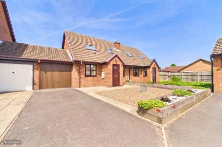 3 bedroom Semi-detached bungalow for sale in Princess Drive, Barton-Upon-Humber, DN18