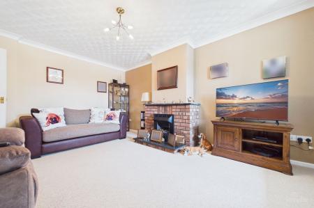 3 bedroom Semi-detached bungalow for sale in Princess Drive, Barton-Upon-Humber, DN18