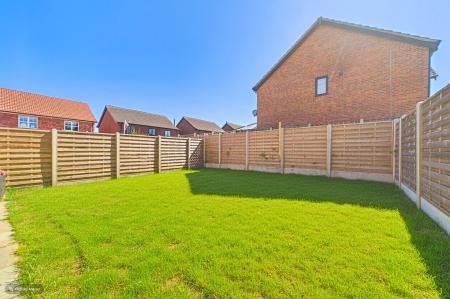 3 bedroom Semi-detached house for sale in Millfields Way, Barrow-Upon-Humber, DN19