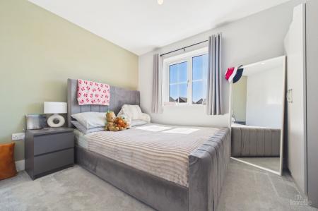 3 bedroom Semi-detached house for sale in Millfields Way, Barrow-Upon-Humber, DN19
