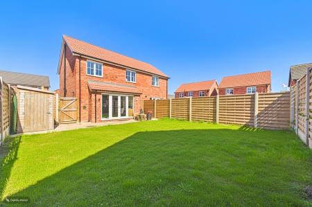 3 bedroom Semi-detached house for sale in Millfields Way, Barrow-Upon-Humber, DN19